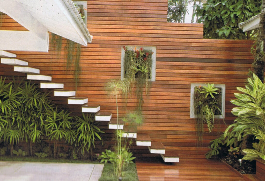 Estruturas de Madeira para Áreas Externas com plantas pendentes