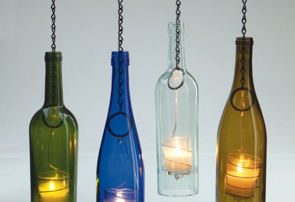 pendentes de garrafas de vinho